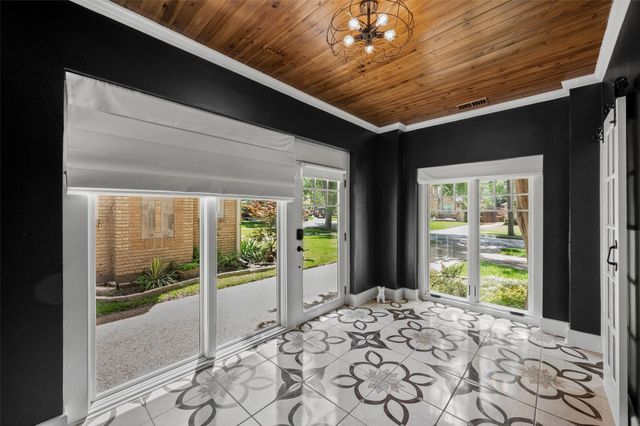 5621 Mccommas Boulevard, Dallas, TX 75206