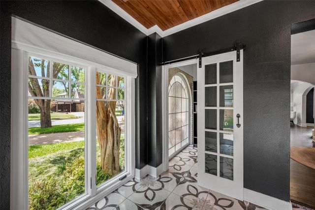 5621 Mccommas Boulevard, Dallas, TX 75206