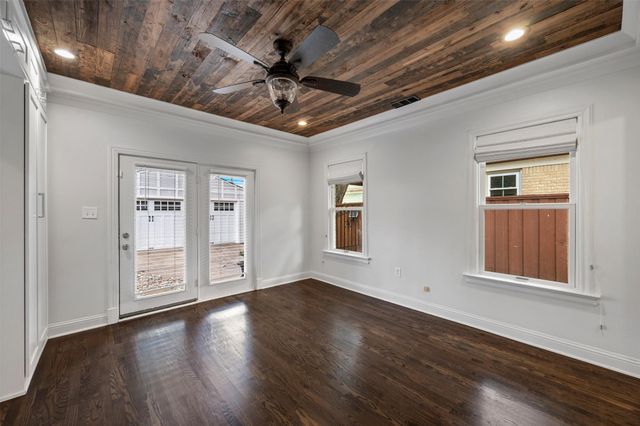 5621 Mccommas Boulevard, Dallas, TX 75206