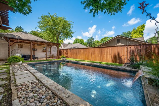 5621 Mccommas Boulevard, Dallas, TX 75206