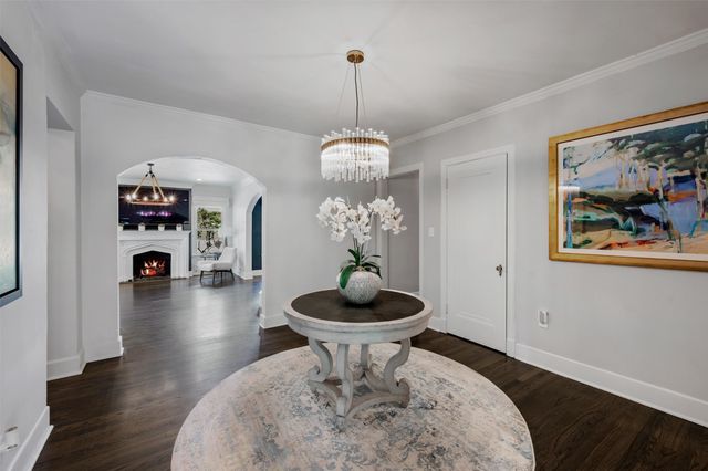 5621 Mccommas Boulevard, Dallas, TX 75206