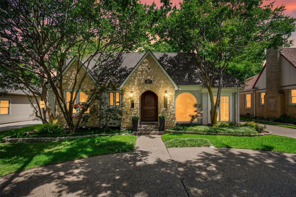 5621 Mccommas Boulevard, Dallas, TX 75206