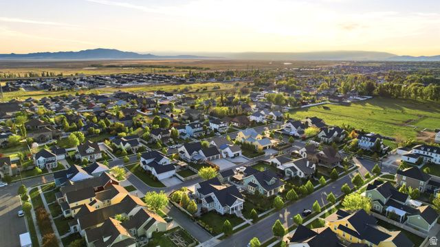 311 APPLE LEAF AVE, Kaysville, UT 84037