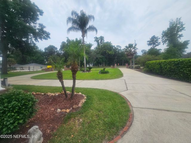 435 LAKE ASBURY Drive, Green Cove Springs, FL 32043