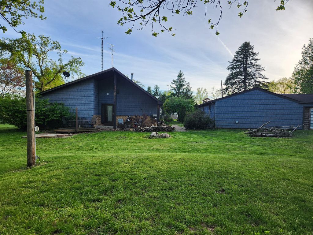 28573 Maystead Road, Burr Oak Twp, MI 49091