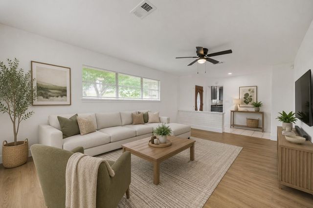 7543 Wilmerdean Street, Houston, TX 77061