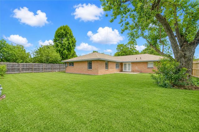 7543 Wilmerdean Street, Houston, TX 77061