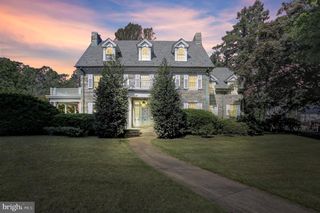 307 W W KING STREET, Shippensburg, PA 17257