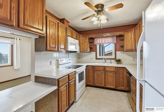 7904 Park Drive, Ralston, NE 68127