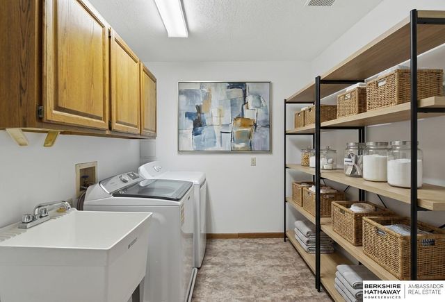 7904 Park Drive, Ralston, NE 68127