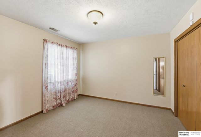 7904 Park Drive, Ralston, NE 68127