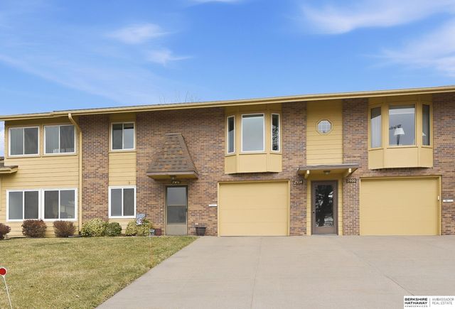7904 Park Drive, Ralston, NE 68127