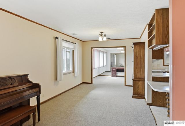 7904 Park Drive, Ralston, NE 68127