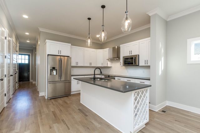 907A 32nd Ave, N, Nashville, TN 37209