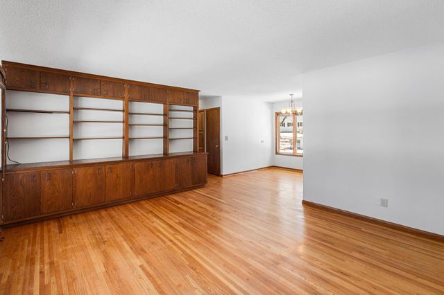 6851 7th Street NE, Fridley, MN 55432