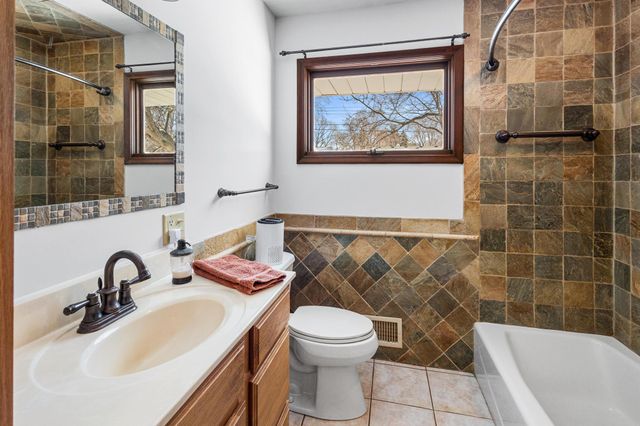 6851 7th Street NE, Fridley, MN 55432