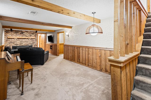 6851 7th Street NE, Fridley, MN 55432