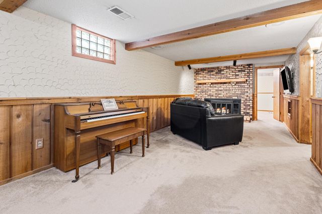 6851 7th Street NE, Fridley, MN 55432