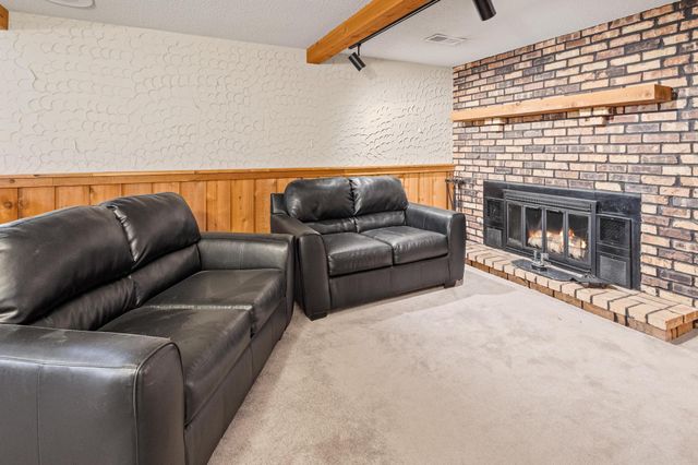 6851 7th Street NE, Fridley, MN 55432