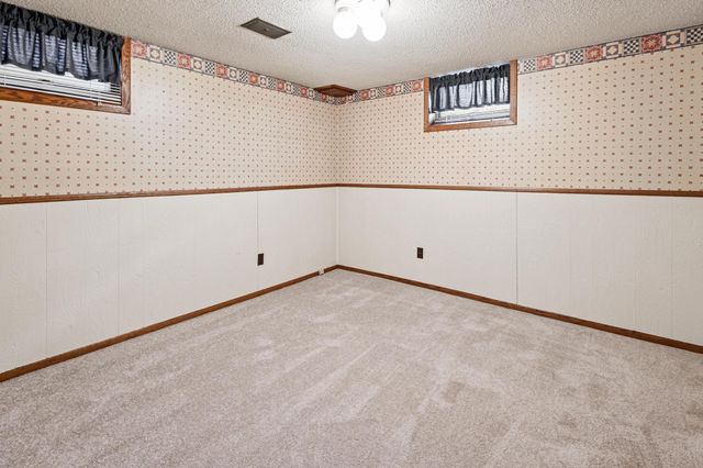 6851 7th Street NE, Fridley, MN 55432