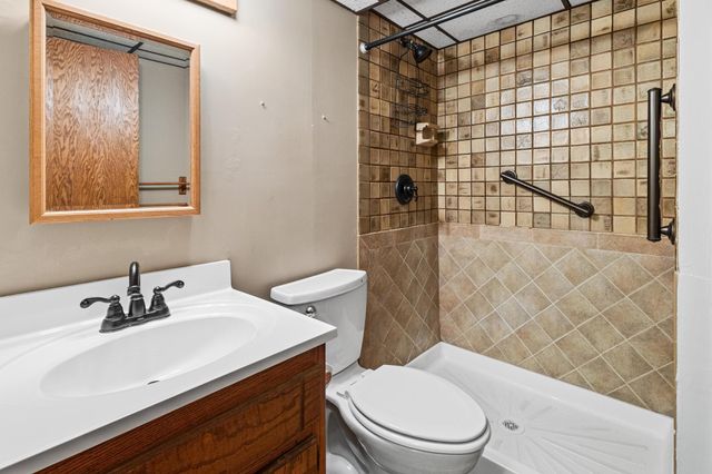 6851 7th Street NE, Fridley, MN 55432