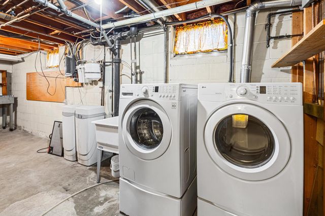 6851 7th Street NE, Fridley, MN 55432