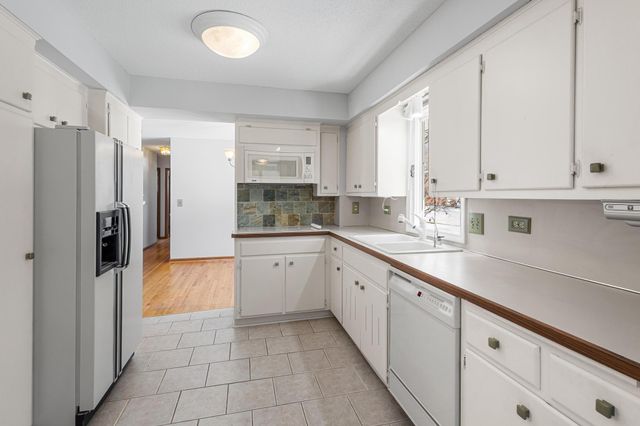 6851 7th Street NE, Fridley, MN 55432