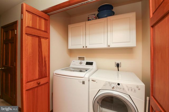 43 EVERGREEN DR, Doylestown, PA 18901