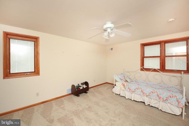 43 EVERGREEN DR, Doylestown, PA 18901