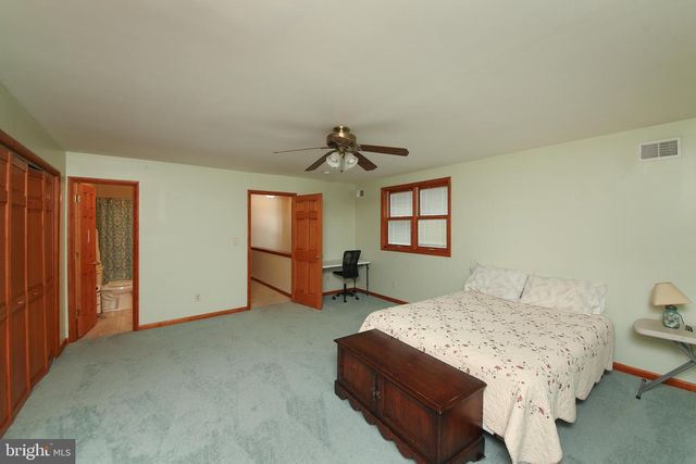 43 EVERGREEN DR, Doylestown, PA 18901