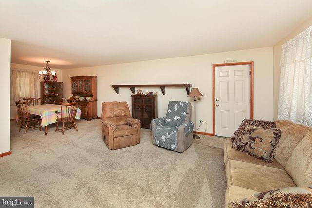 43 EVERGREEN DR, Doylestown, PA 18901