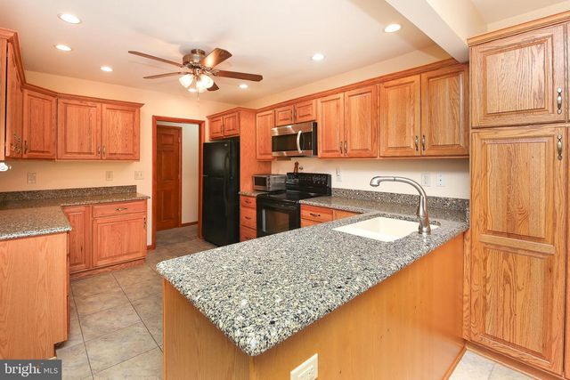 43 EVERGREEN DR, Doylestown, PA 18901