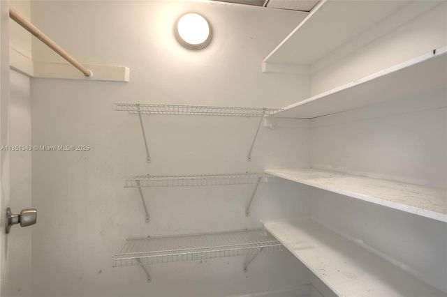 4001 S Ocean Dr 9A, Hollywood, FL 33019