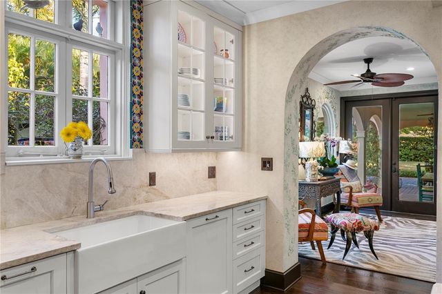 7211 3RD AVENUE S, St Petersburg, FL 33707