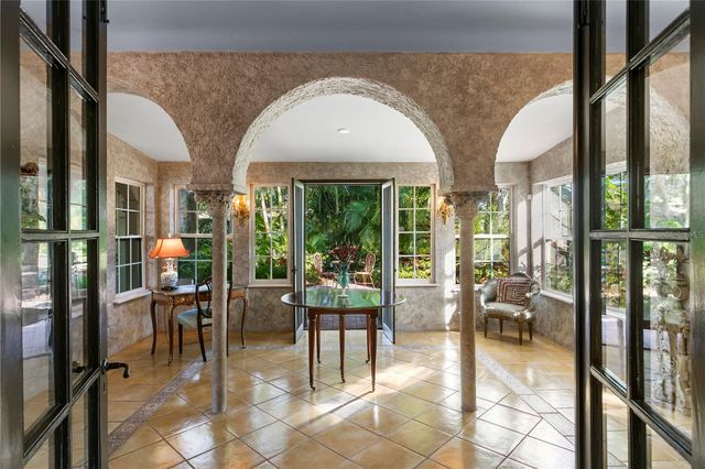 7211 3RD AVENUE S, St Petersburg, FL 33707