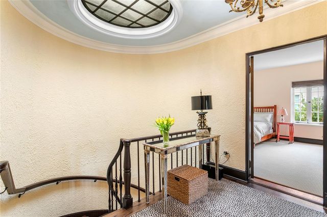 7211 3RD AVENUE S, St Petersburg, FL 33707