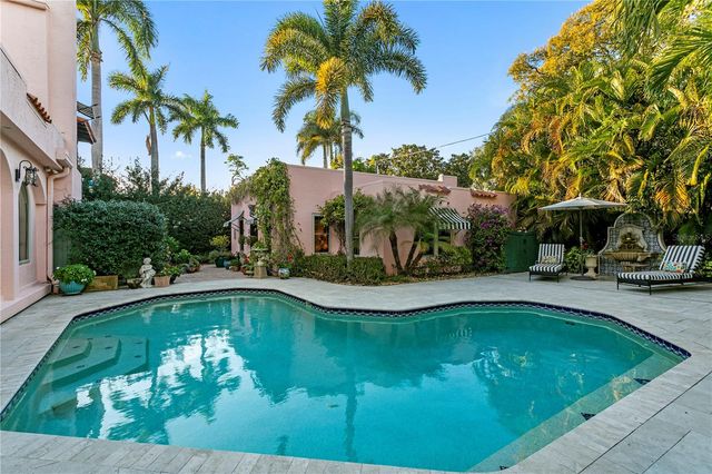 7211 3RD AVENUE S, St Petersburg, FL 33707