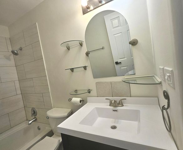 1375 Rebecca Drive 219, Hoffman Estates, IL 60194