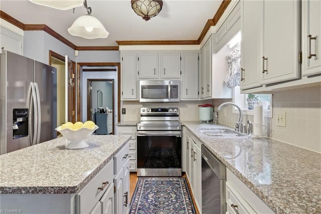 250 Hedrick Drive, Kernersville, NC 27284