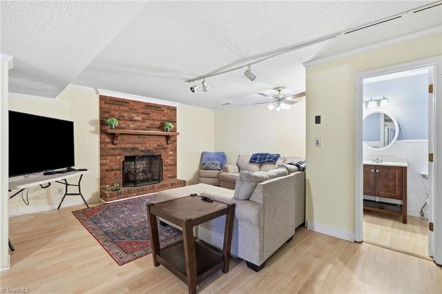 250 Hedrick Drive, Kernersville, NC 27284
