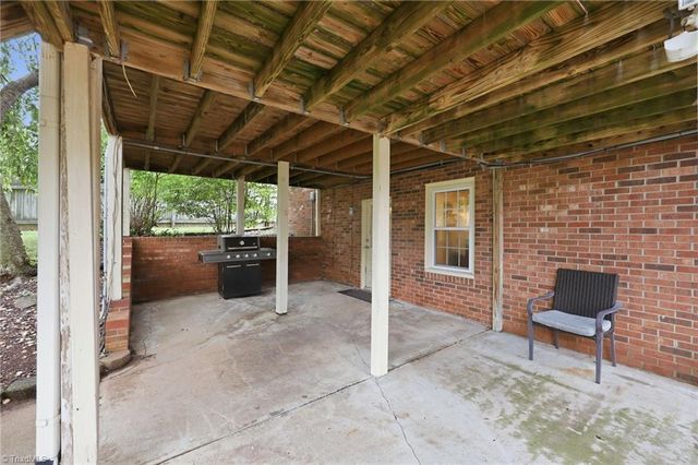 250 Hedrick Drive, Kernersville, NC 27284