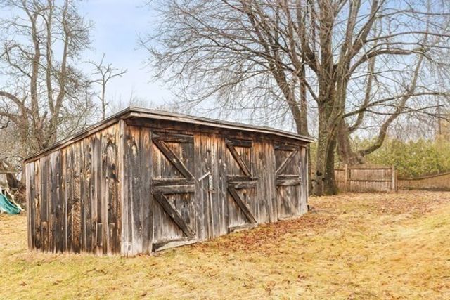 32 Ash St, Winchendon, MA 01475