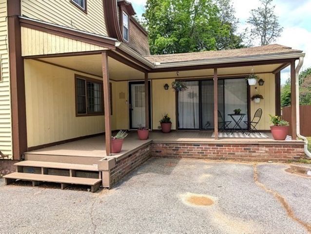 32 Ash St, Winchendon, MA 01475