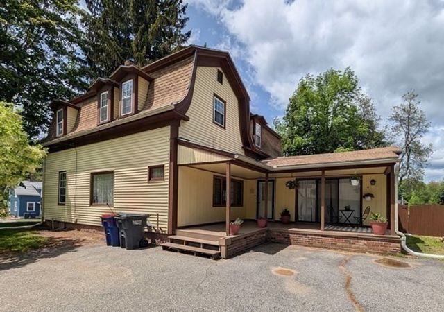 32 Ash St, Winchendon, MA 01475