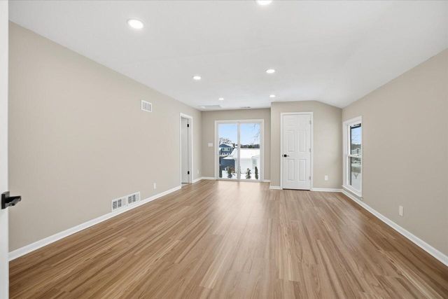 5801 W Allwood DRIVE, Franklin, WI 53132