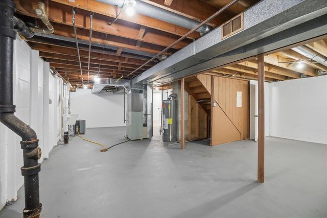 5801 W Allwood DRIVE, Franklin, WI 53132