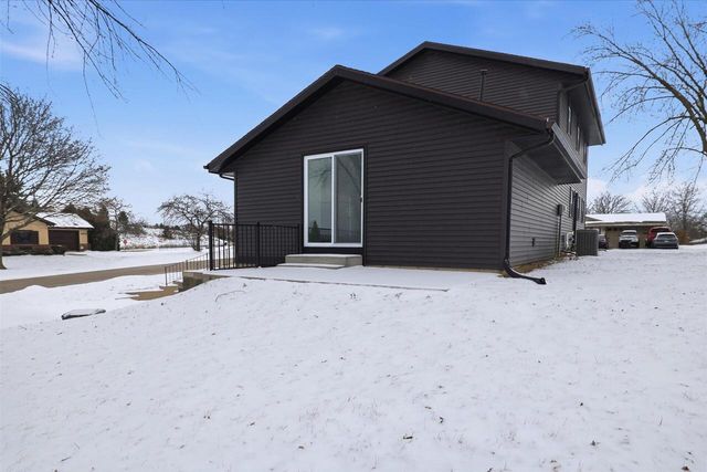 5801 W Allwood DRIVE, Franklin, WI 53132