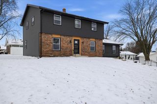 5801 W Allwood DRIVE, Franklin, WI 53132