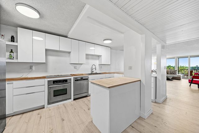 6 Royal Palm Way 605, Boca Raton, FL 33432