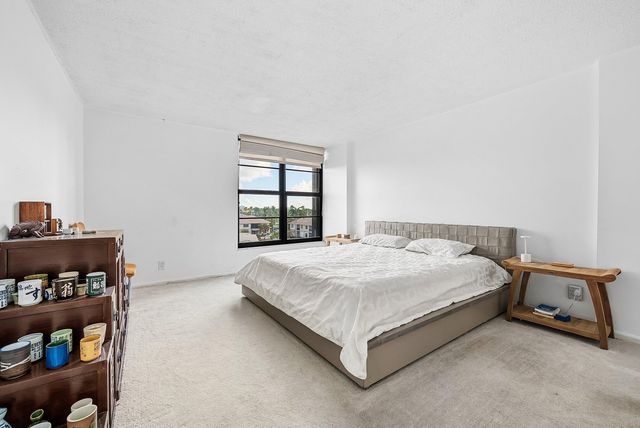 6 Royal Palm Way 605, Boca Raton, FL 33432